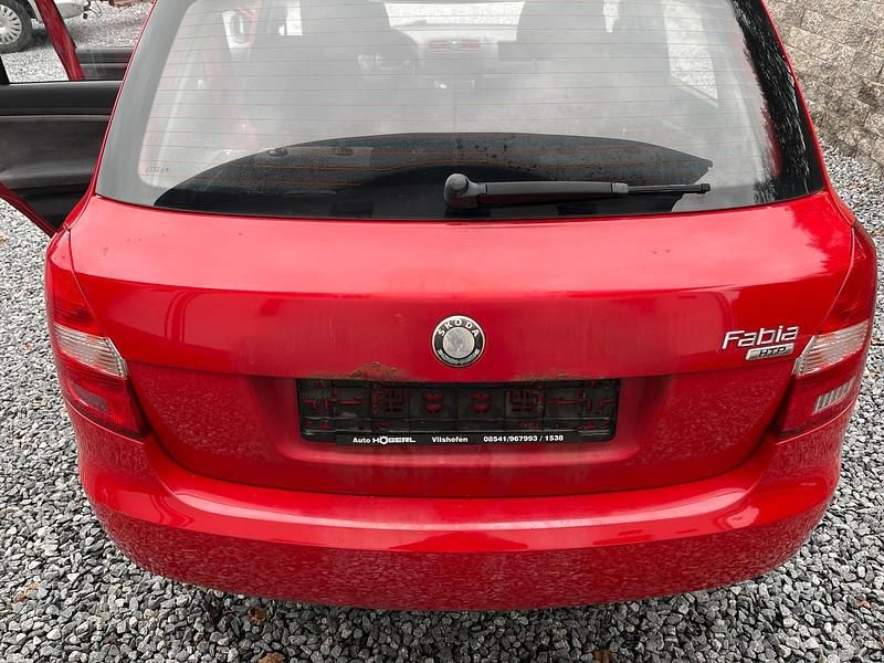 Gebraucht Skoda Fabia 60 PS (44 kW) 2009 Rot Kleinwagen