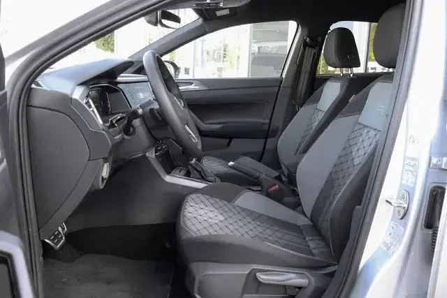 Gebraucht VW Taigo R-line 116 PS (85 kW) 2025 Reflexsilber schwarz SUV