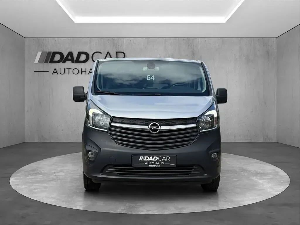Gebraucht Opel Vivaro 145 PS (106 kW) 2018 Silber Van / Kleinbus