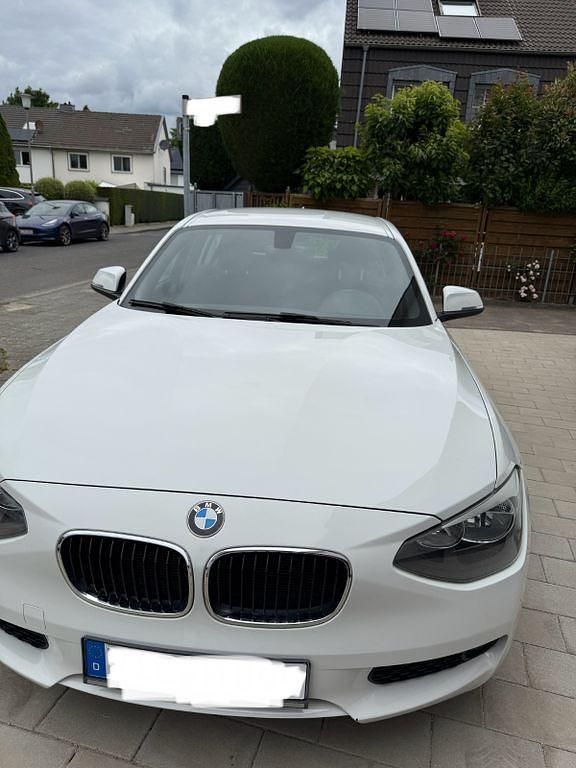 Weiß Gebraucht 2012 BMW 116 Kleinwagen | 10.800 € (Etwas zu teuer) - Bild 1/4