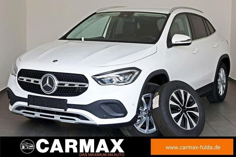 Weiß Gebraucht 2022 Mercedes GLA250 Style SUV | 30.900 € (Superpreis) - Bild 1/4
