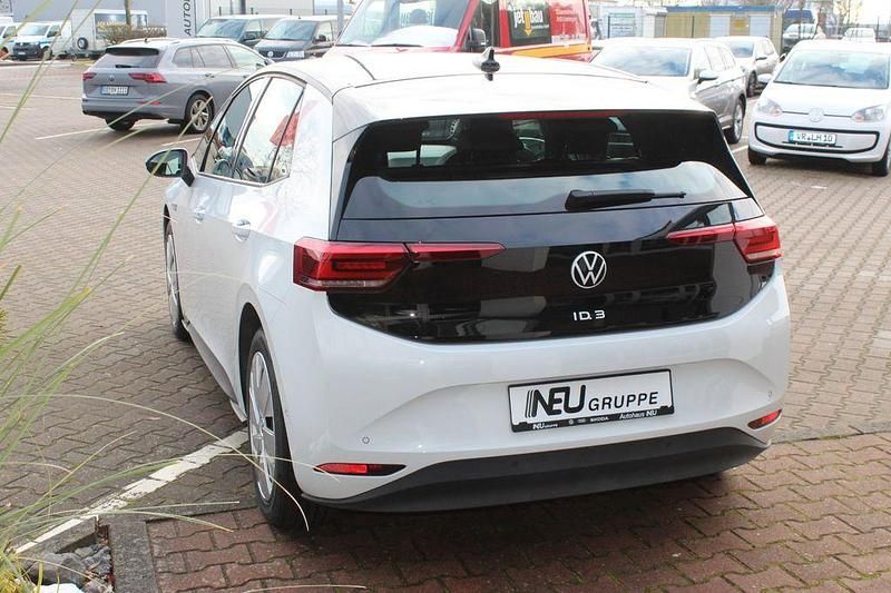 Gebraucht VW ID.3 Pro 106 kW (145 PS) 2022 Gletscherweiß metallic schwarz Kleinwagen