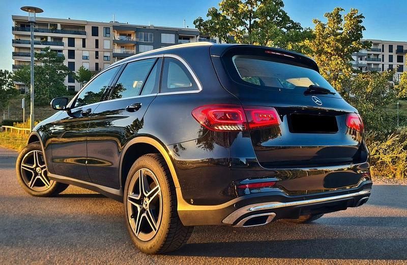 Schwarz Gebraucht 2019 Mercedes GLC220 AMG line SUV | 36.900 € (Guter Preis) - Bild 1/4