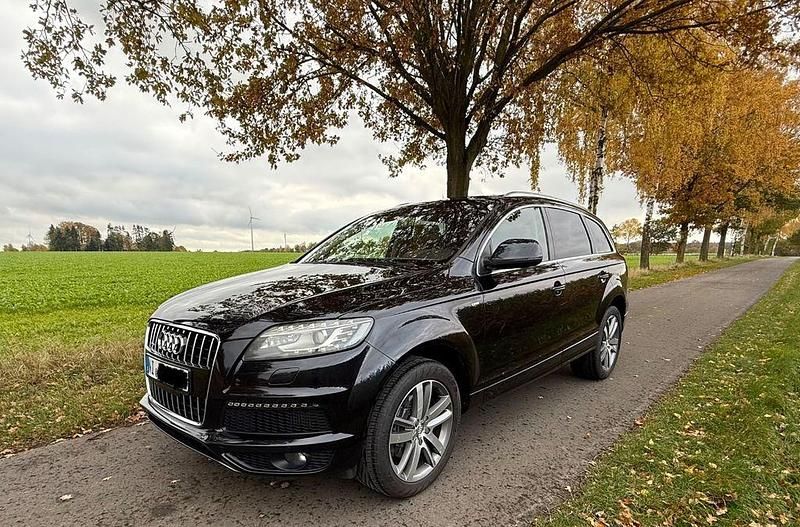 Schwarz Gebraucht 2011 Audi Q7 S-Line SUV | 21.900 € - Bild 1/4