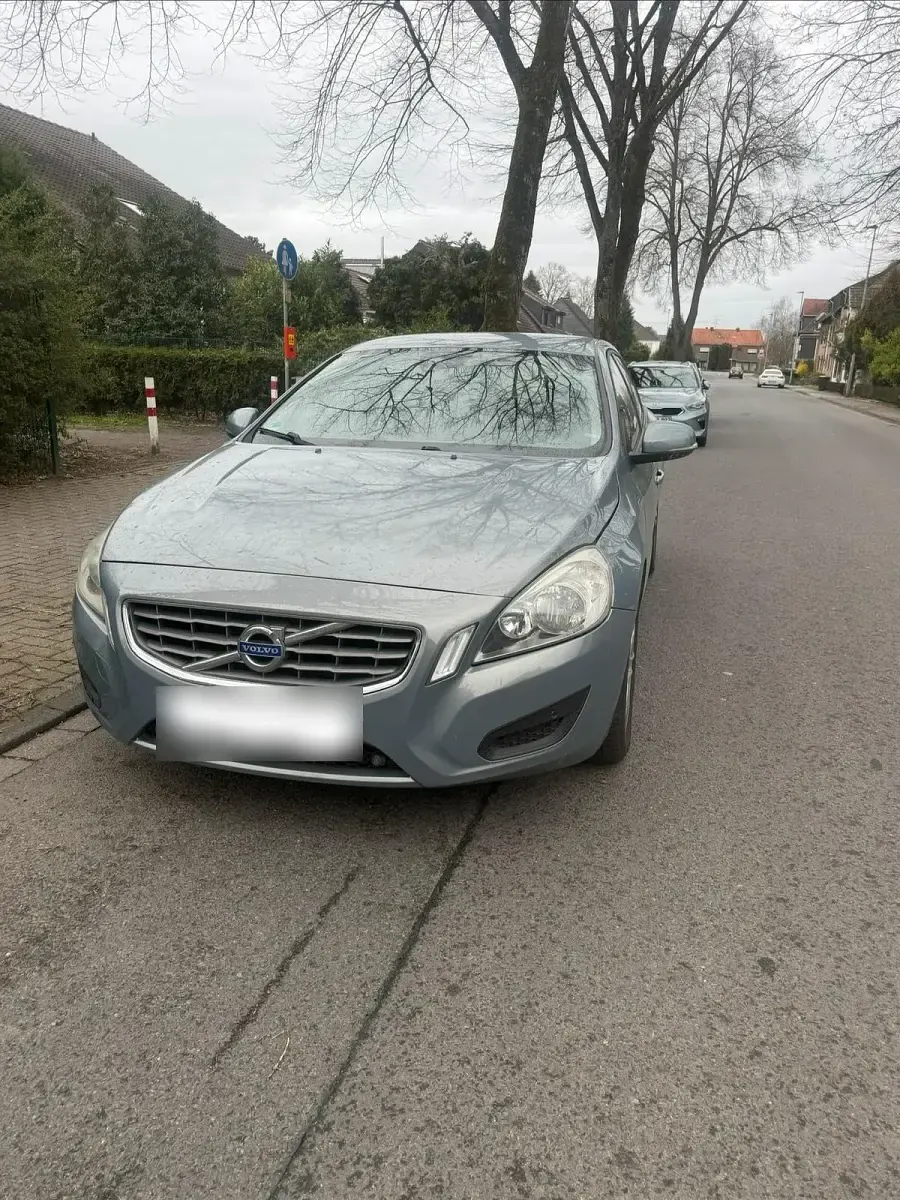 Second-hand Volvo V60 210 CP (154 kW) 2011 Albastru Break