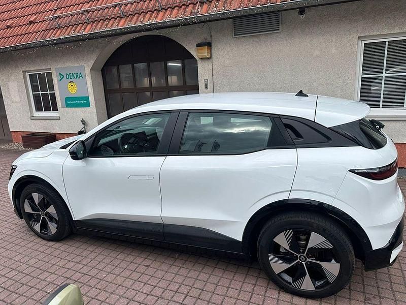 Gebraucht Renault Megane E-Tech Equilibre 96 kW (131 PS) 2022 Weiß Limousine
