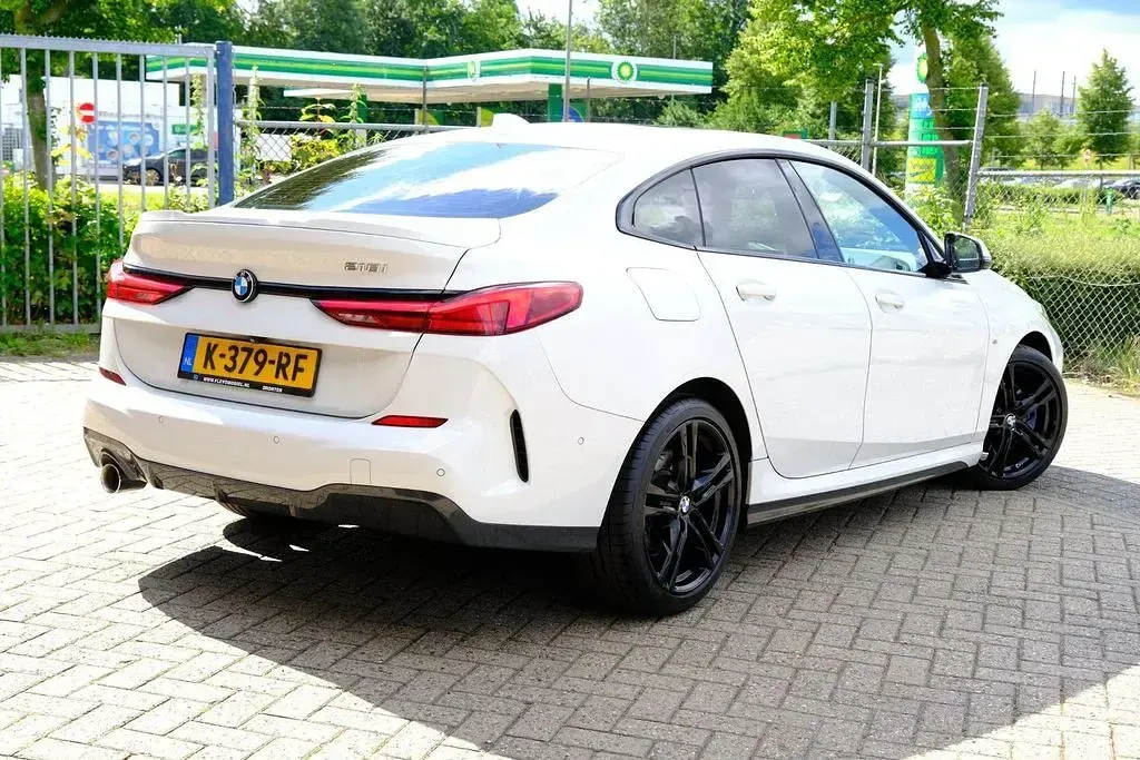 Gebraucht BMW 218 Gran Coupé Executive 136 PS (100 kW) 2021 Weiß Coupé