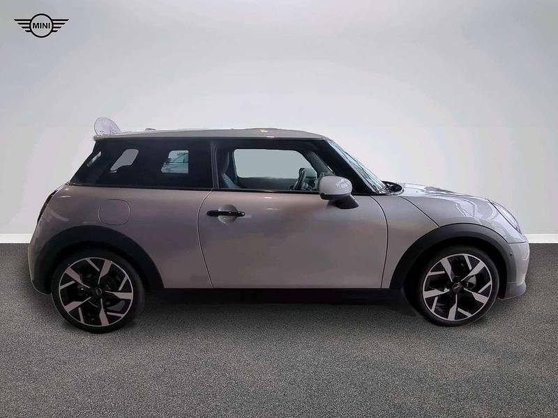 Gebraucht Mini Cooper S Favoured 204 PS (150 kW) 2024 Grau Kleinwagen