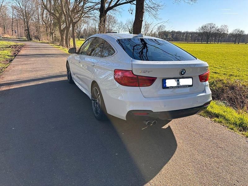 Gebraucht BMW 330 M Sport 252 PS (185 kW) 2017 Weiß Limousine