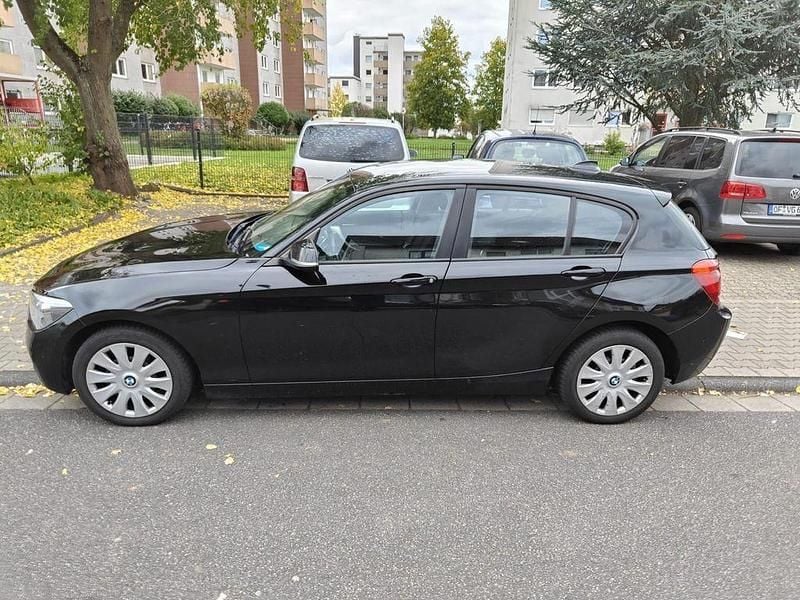 Gebraucht BMW 114 102 PS (75 kW) 2014 Schwarz Kleinwagen