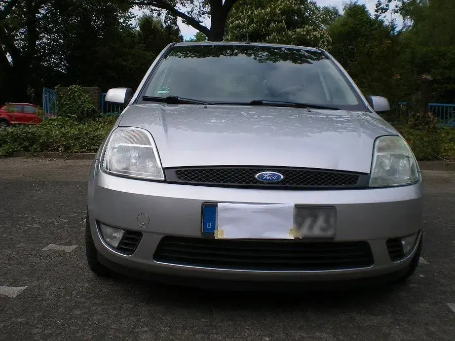 Gebraucht Ford Fiesta 80 PS (58 kW) 2005 Silber Kleinwagen