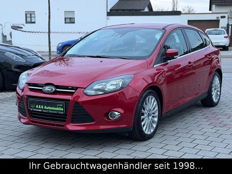 Second-hand Ford Focus Titanium 182 CP (133 kW) 2011 Roșu Berlinǎ