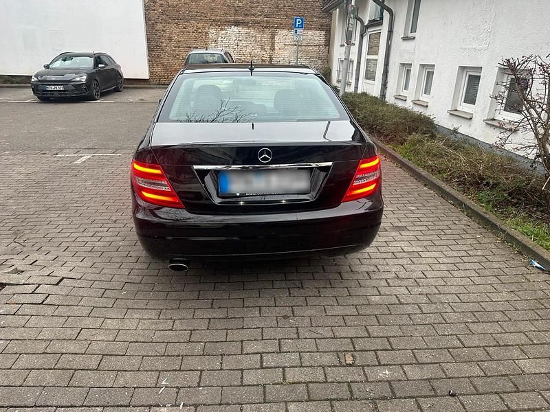 Gebraucht Mercedes C250 204 PS (150 kW) 2013 Schwarz Limousine