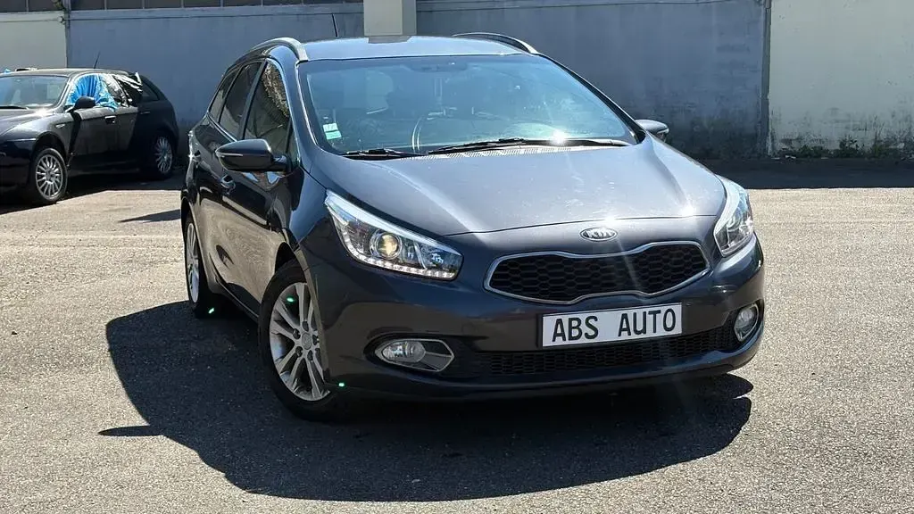 Gebraucht Kia Ceed Sportswagon 128 PS (94 kW) 2014 Kombi