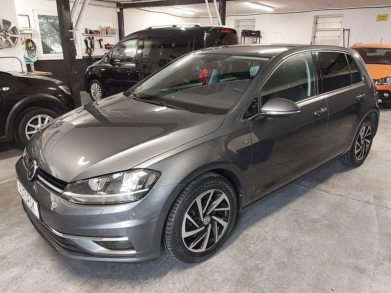 Grau Gebraucht 2018 VW Golf VII Join Kleinwagen | 12.399 € (Guter Preis) - Bild 1/4