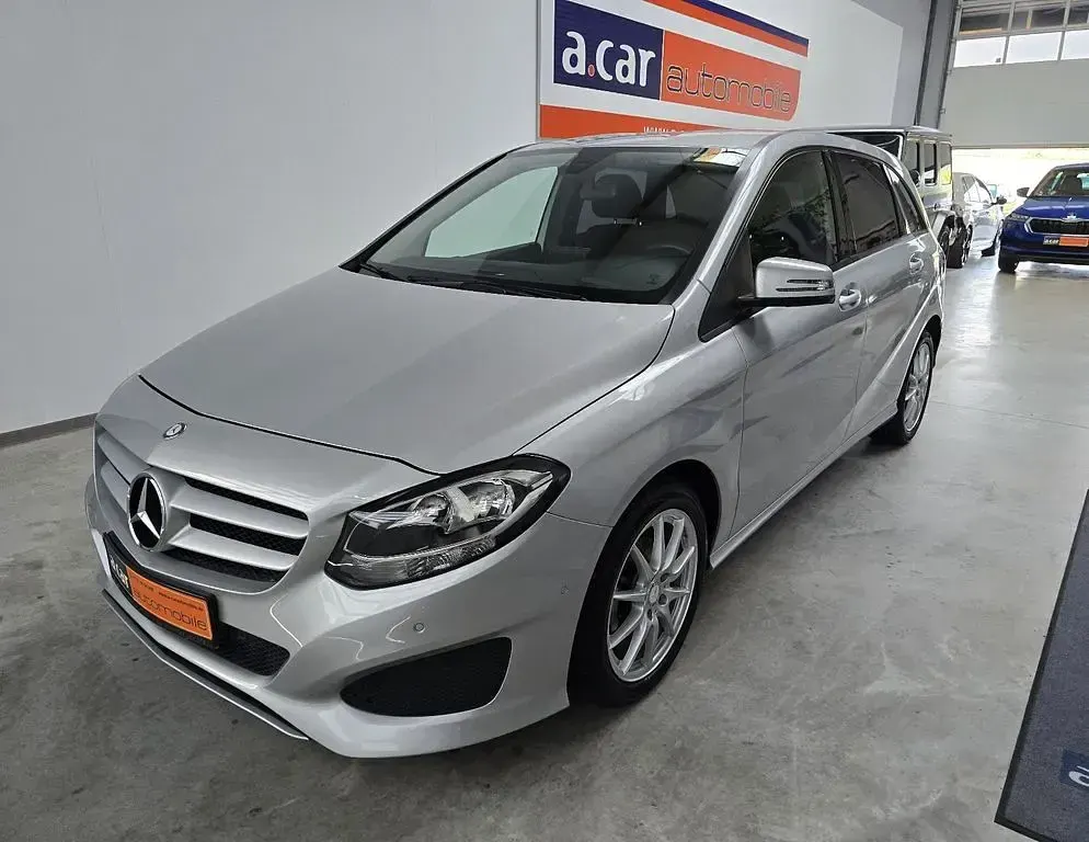 Gebraucht Mercedes B180 122 PS (89 kW) 2016 Silber Kleinwagen