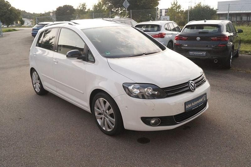 Weiß Gebraucht 2012 VW Golf VII Style Limousine | 4.900 € (Superpreis) - Bild 1/4