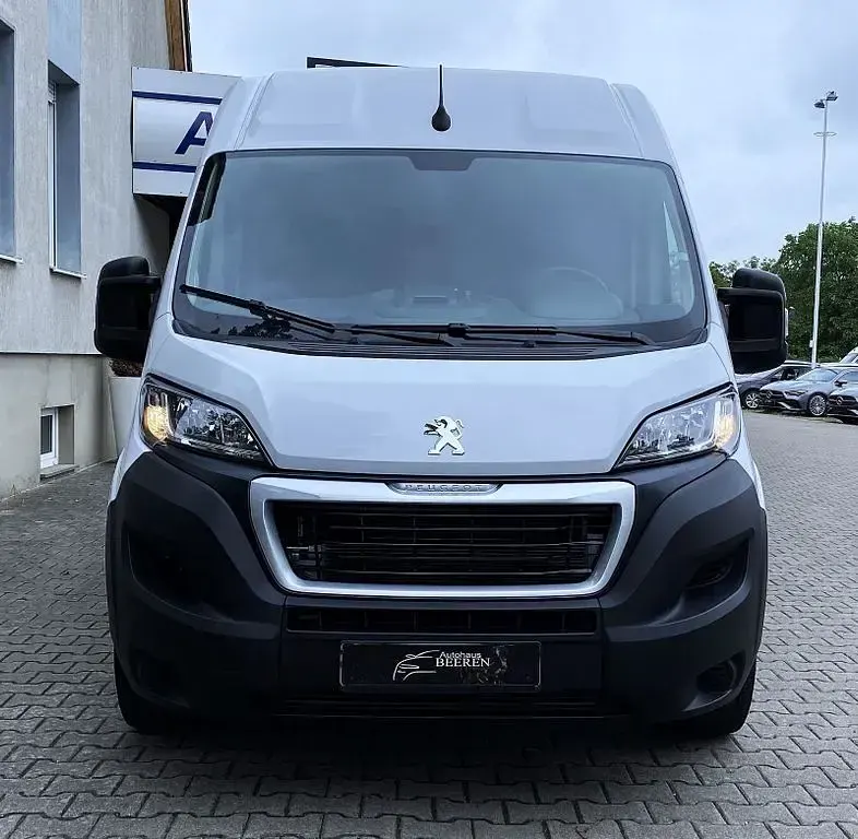 Gebraucht Peugeot Boxer Premium 140 PS (102 kW) 2022 Weiß Van