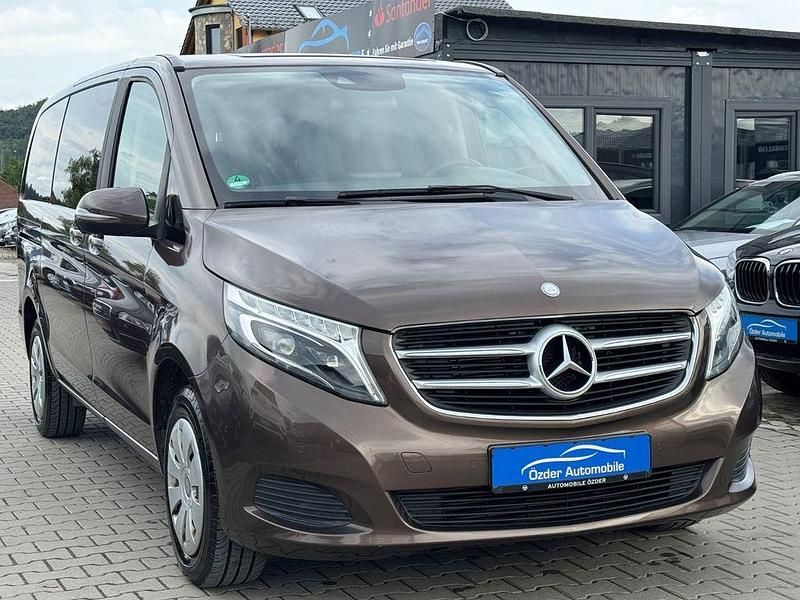 Gebraucht Mercedes V220 163 PS (119 kW) 2016 Dolomitbraun Van / Kleinbus
