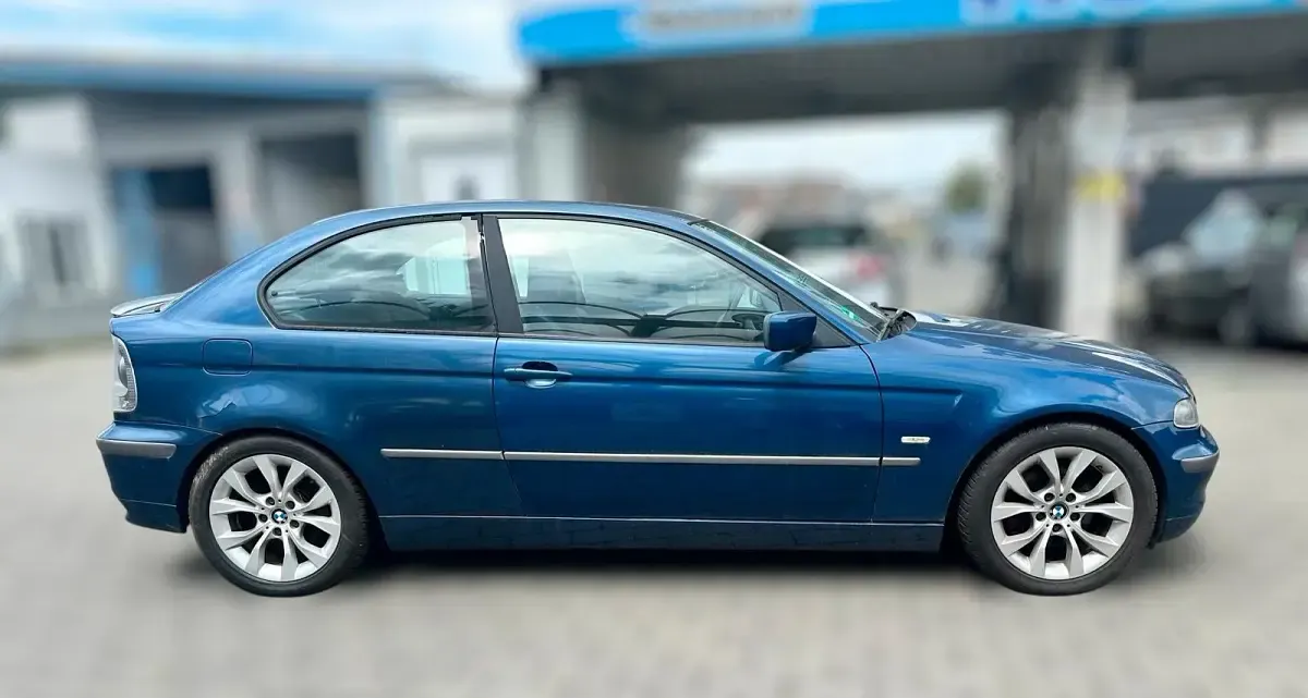 Gebraucht BMW 325 192 PS (141 kW) 2001 Blau Coupé