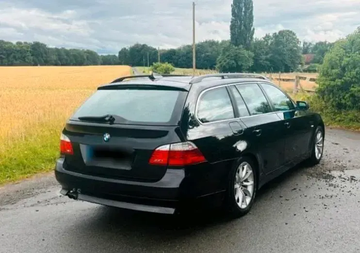 Gebraucht BMW 530 235 PS (172 kW) 2009 Schwarz Kombi