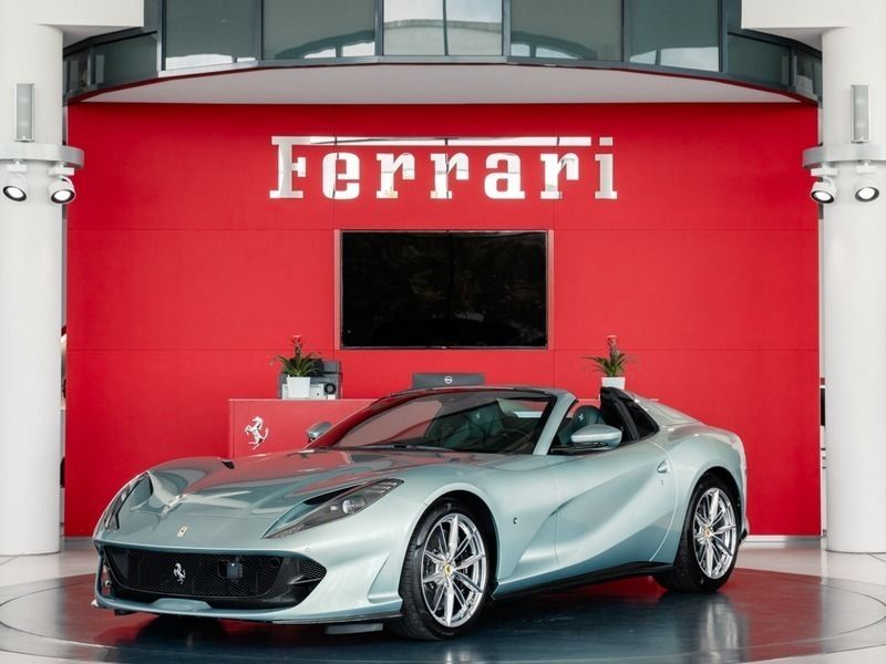 Celeste chiaro metallizzato Gebraucht 2023 Ferrari 812 Cabrio | 579.000 € - Bild 1/3