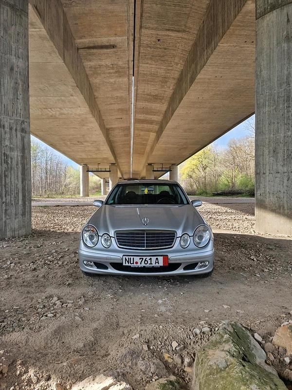 Gebraucht Mercedes E220 Classic 150 PS (110 kW) 2003 Limousine