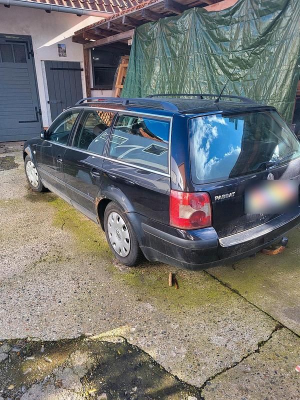 Gebraucht VW Passat 135 PS (99 kW) 2002 Schwarz Kombi