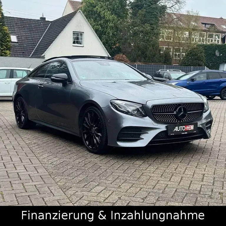 Gebraucht Mercedes E220 AMG 194 PS (142 kW) 2018 Grau Coupé