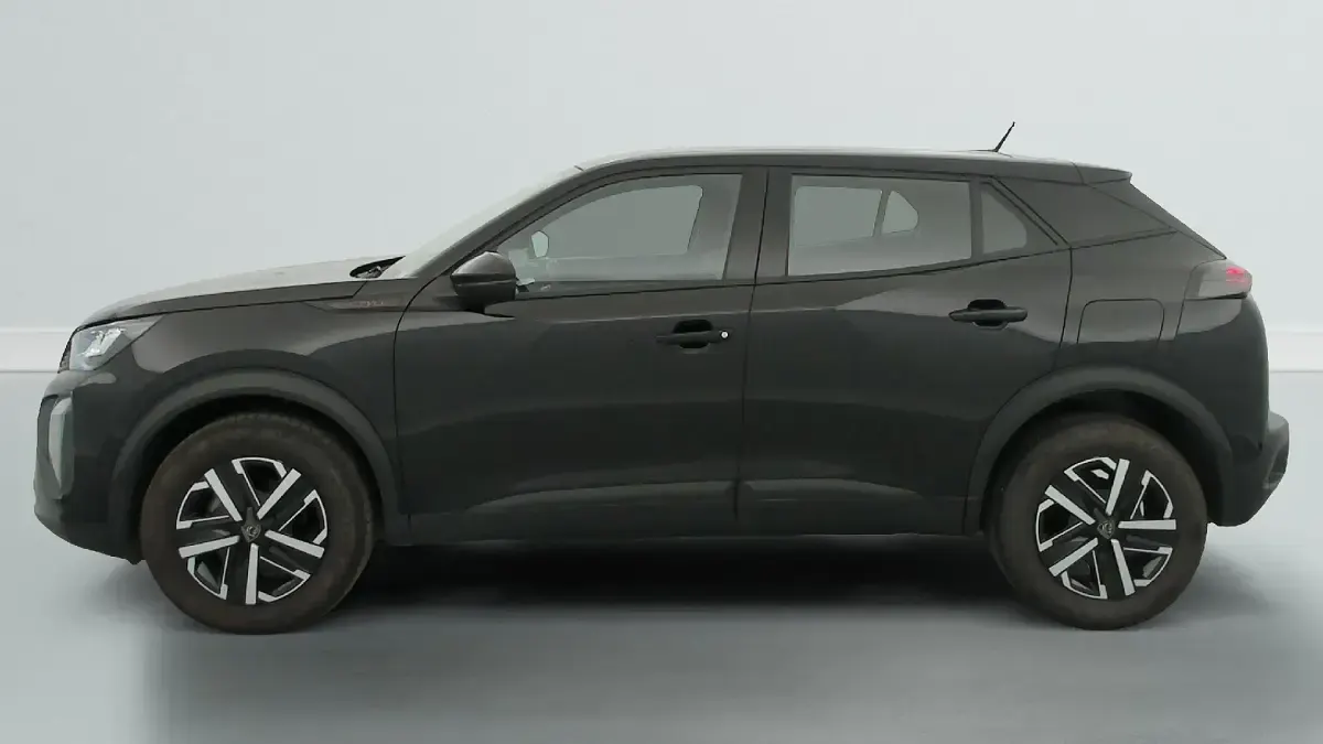 Gebraucht Peugeot 2008 Style 102 PS (75 kW) 2025 Schwarz (noir perla nera) SUV