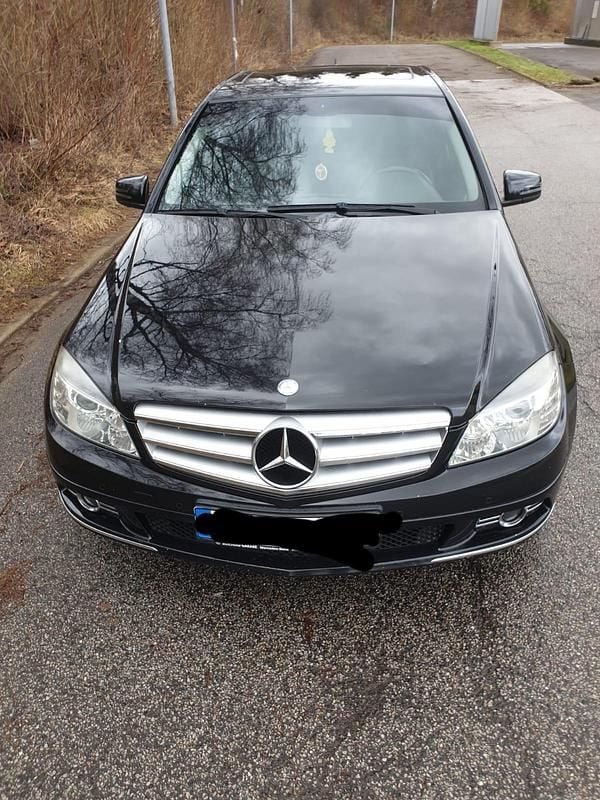 Schwarz Gebraucht 2010 Mercedes C220 Limousine | 6.200 € (Fairer Preis) - Bild 1/4
