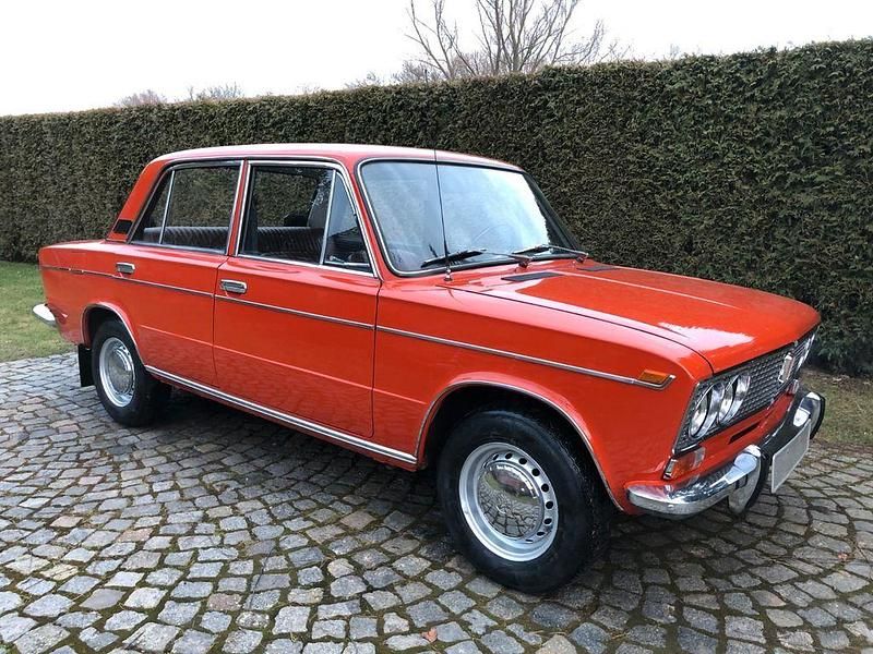 Gebraucht Lada 2103 75 PS (55 kW) 1980 Rot Limousine