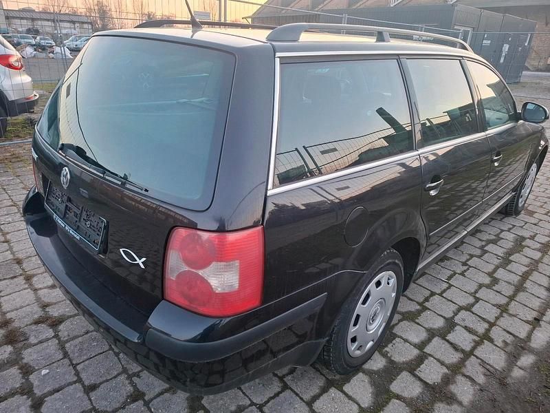 Gebraucht VW Passat 105 PS (77 kW) 2003 Schwarz Kombi