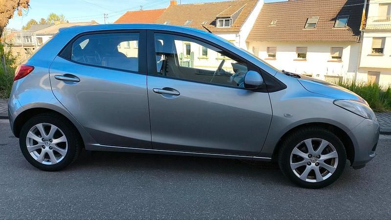 Second-hand Mazda 2 75 CP (55 kW) 2009 Argintiu Hatchback