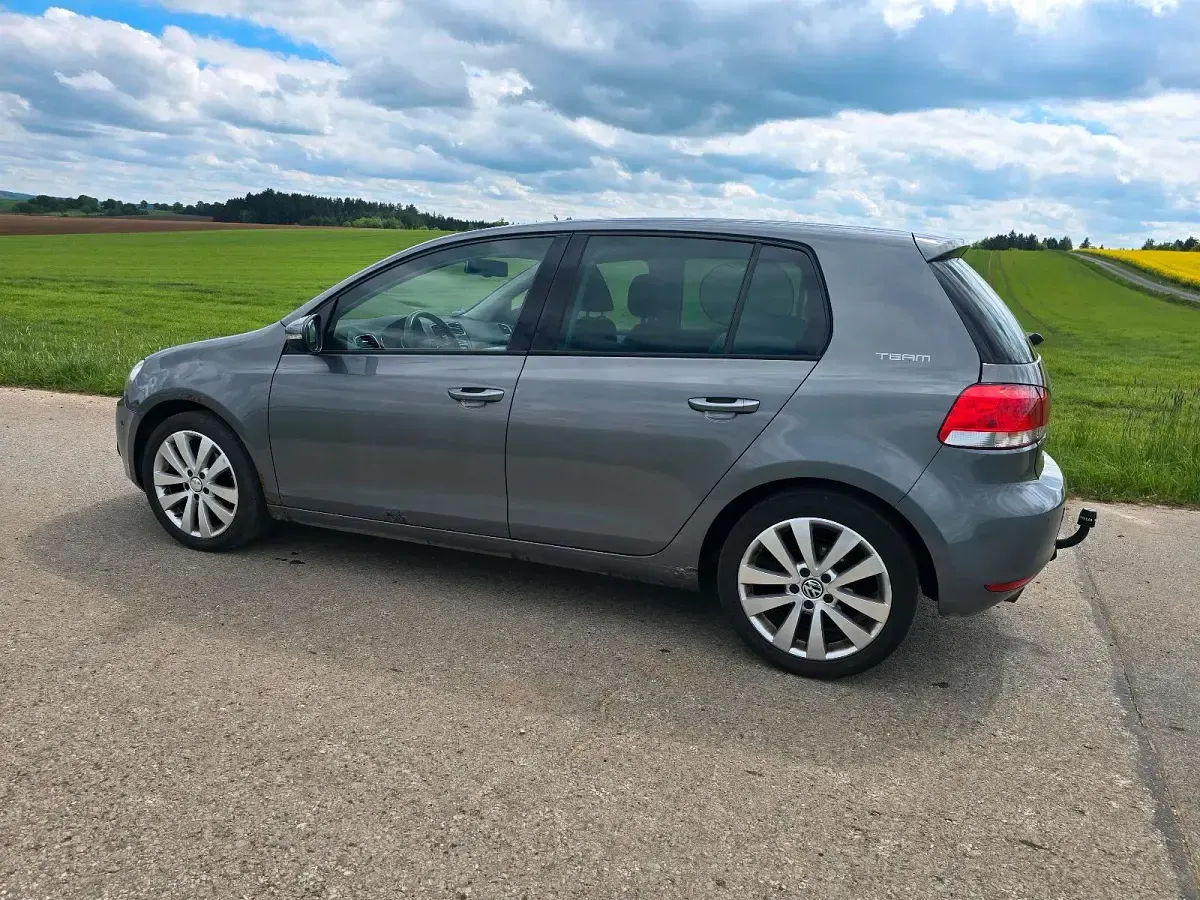 Gebraucht VW Golf VI 140 PS (102 kW) 2011 Grau Kleinwagen
