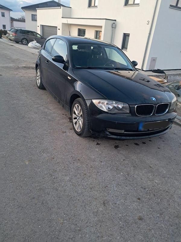 Gebraucht BMW 118 143 PS (105 kW) 2007 Schwarz Kleinwagen