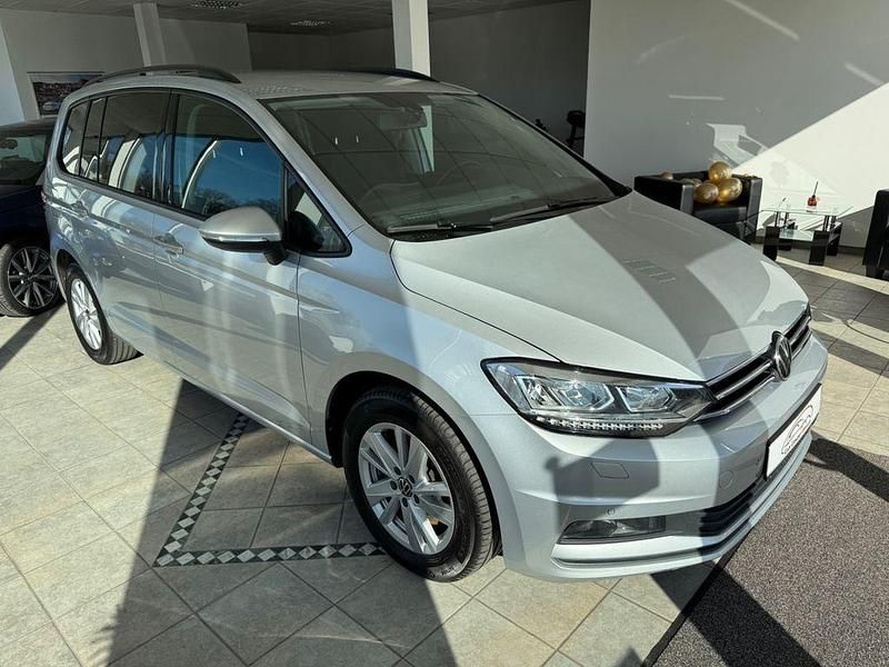 Silber Gebraucht 2021 VW Touran Comfortline Van / Kleinbus | 15.950 € (Guter Preis) - Bild 1/4