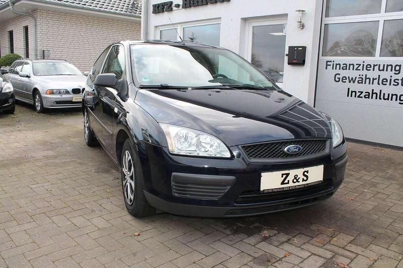 Gebraucht Ford Focus Trend 101 PS (74 kW) 2006 Blau Limousine