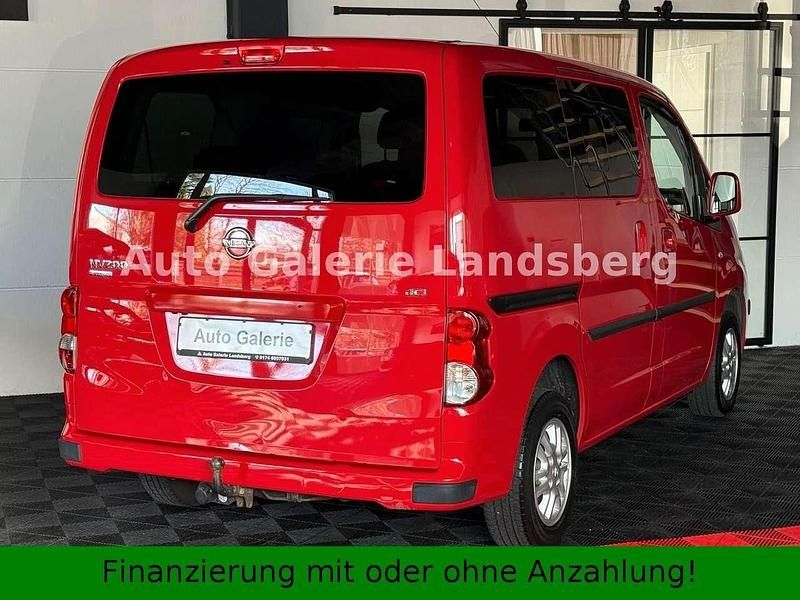 Gebraucht Nissan Evalia Tekna 110 PS (80 kW) 2015 Solid red Van / Kleinbus