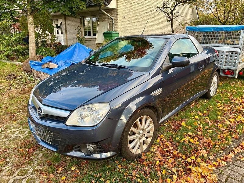 Blau Gebraucht 2009 Opel Tigra Edition Cabrio | 1.990 € (Guter Preis) - Bild 1/4
