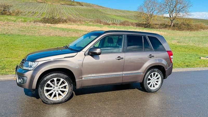 Gebraucht Suzuki Vitara 129 PS (94 kW) 2014 Braun SUV