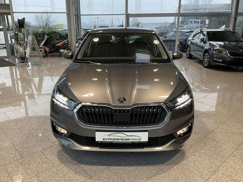 Neu Skoda Fabia Essence 80 PS (58 kW) 2025 Graphitegrau metallic Kleinwagen