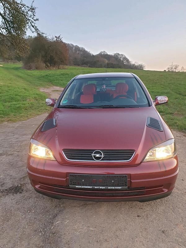 Gebraucht Opel Astra 80 PS (58 kW) 1999 Rot Limousine