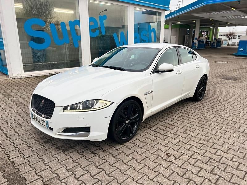 Gebraucht Jaguar XF 190 PS (139 kW) 2012 Weiß Limousine