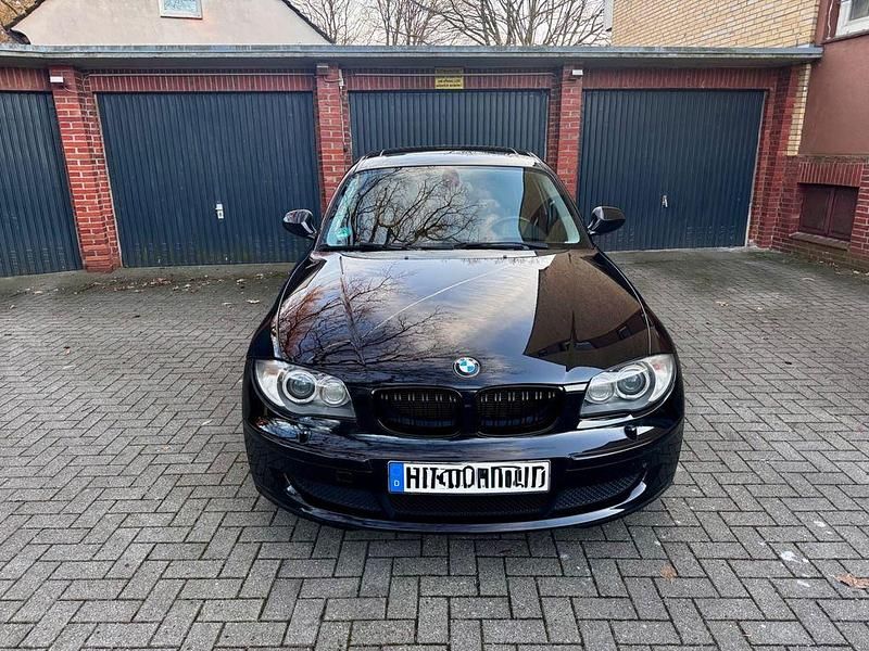 Gebraucht BMW 120 170 PS (125 kW) 2011 Schwarz Kleinwagen