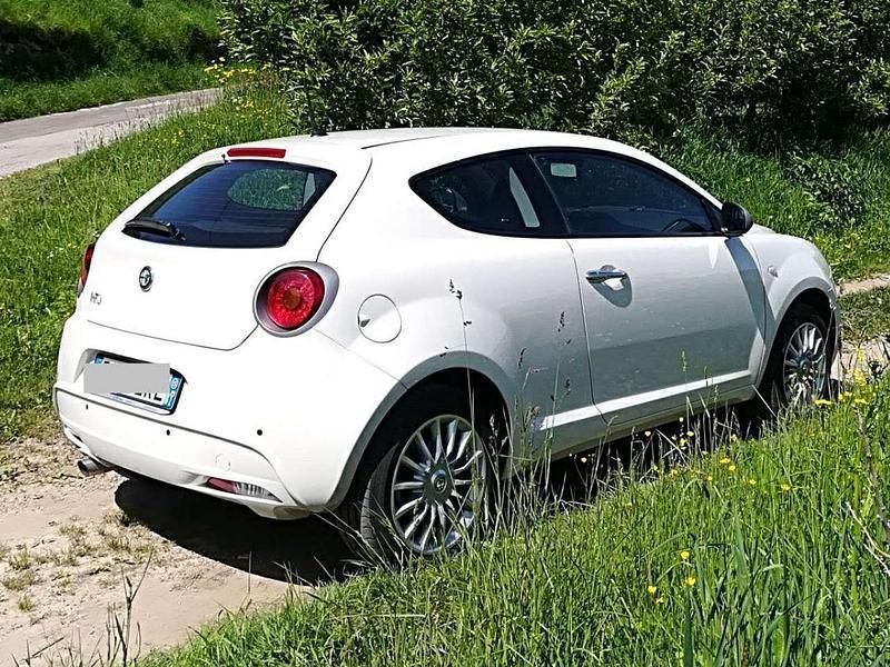 Beige Gebraucht 2015 Alfa Romeo MiTo Kleinwagen | 6.990 € - Bild 1/4
