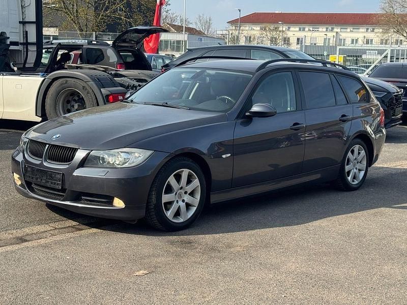 Gebraucht BMW 320 163 PS (119 kW) 2006 Grau Kombi