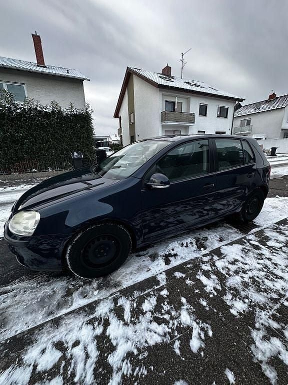 Blau Gebraucht 2004 VW Golf V Limousine | 2.200 € (Superpreis) - Bild 1/4