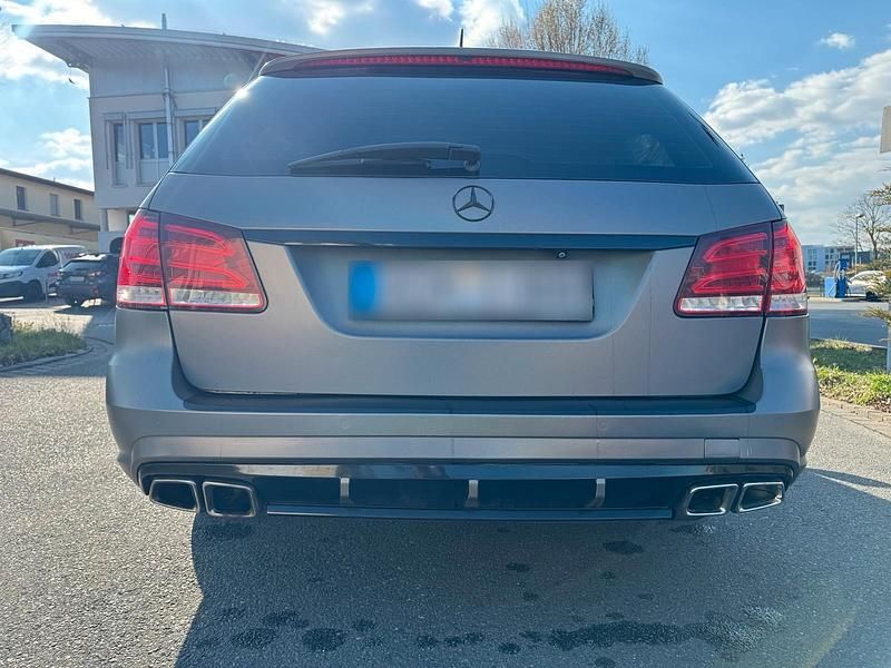 Gebraucht Mercedes E200 136 PS (100 kW) 2015 Schwarz Kombi