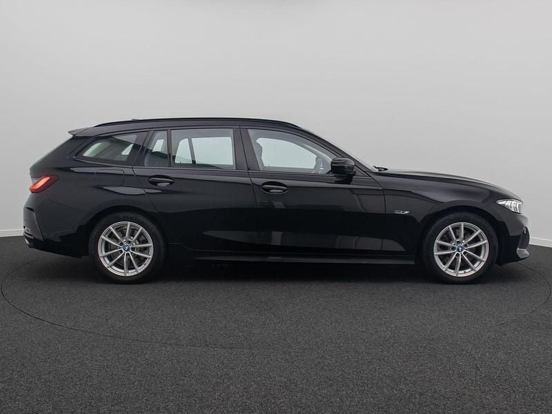Gebraucht BMW 320e Sport Line 204 PS (150 kW) 2022 Schwarz ii668 Kombi